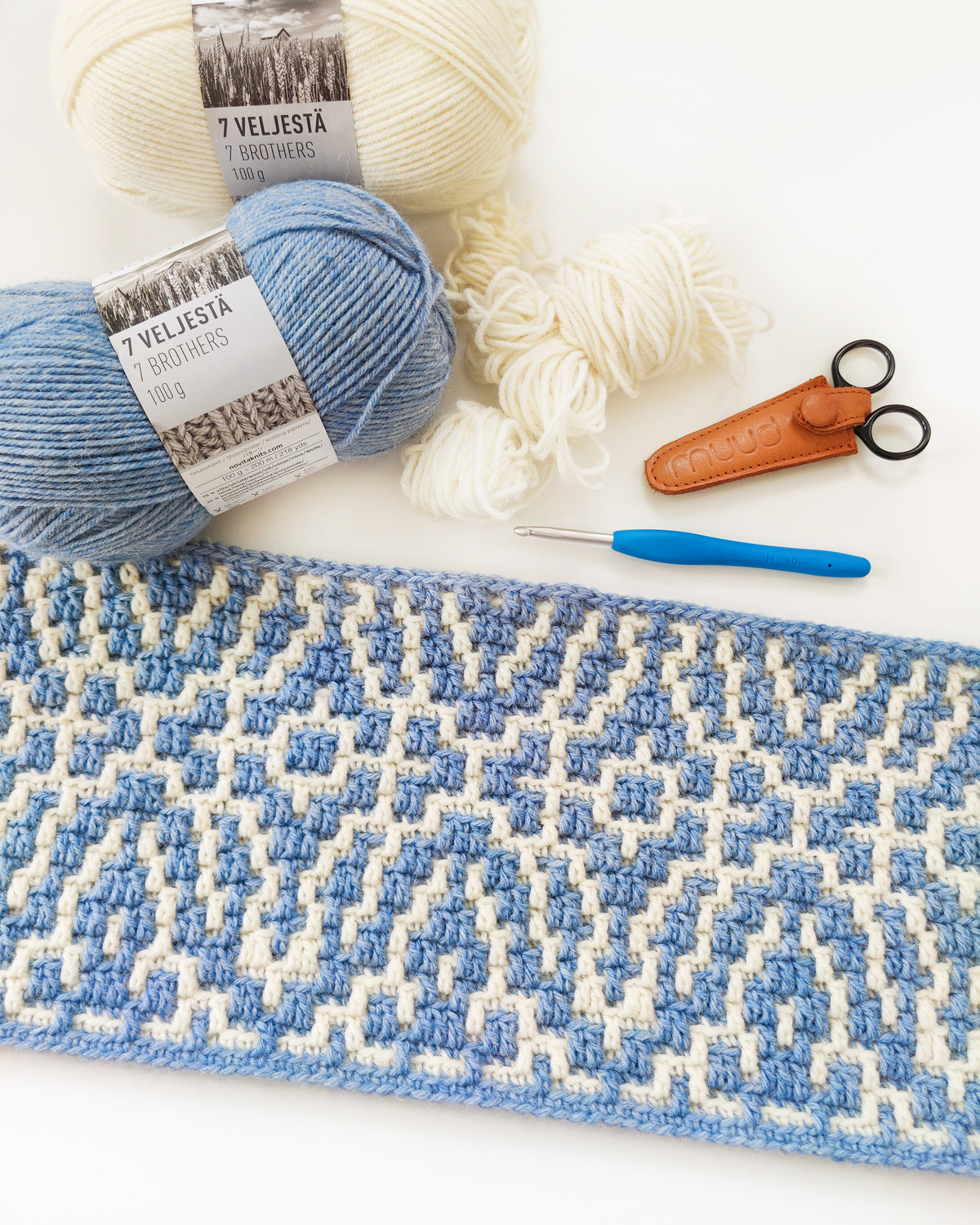 Blue Arabesque Mosaic Blanket